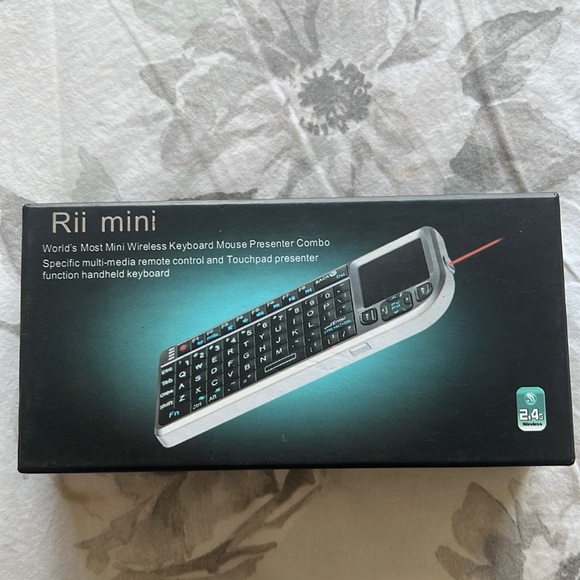Rii mini - mini wireless keyboard mouse presenter combo with laser pointer 2.4g - Picture 5 of 16